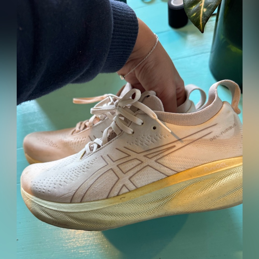 Asics Women's Gel Nimbus 25 Running Shoes in Fawn Green Tan